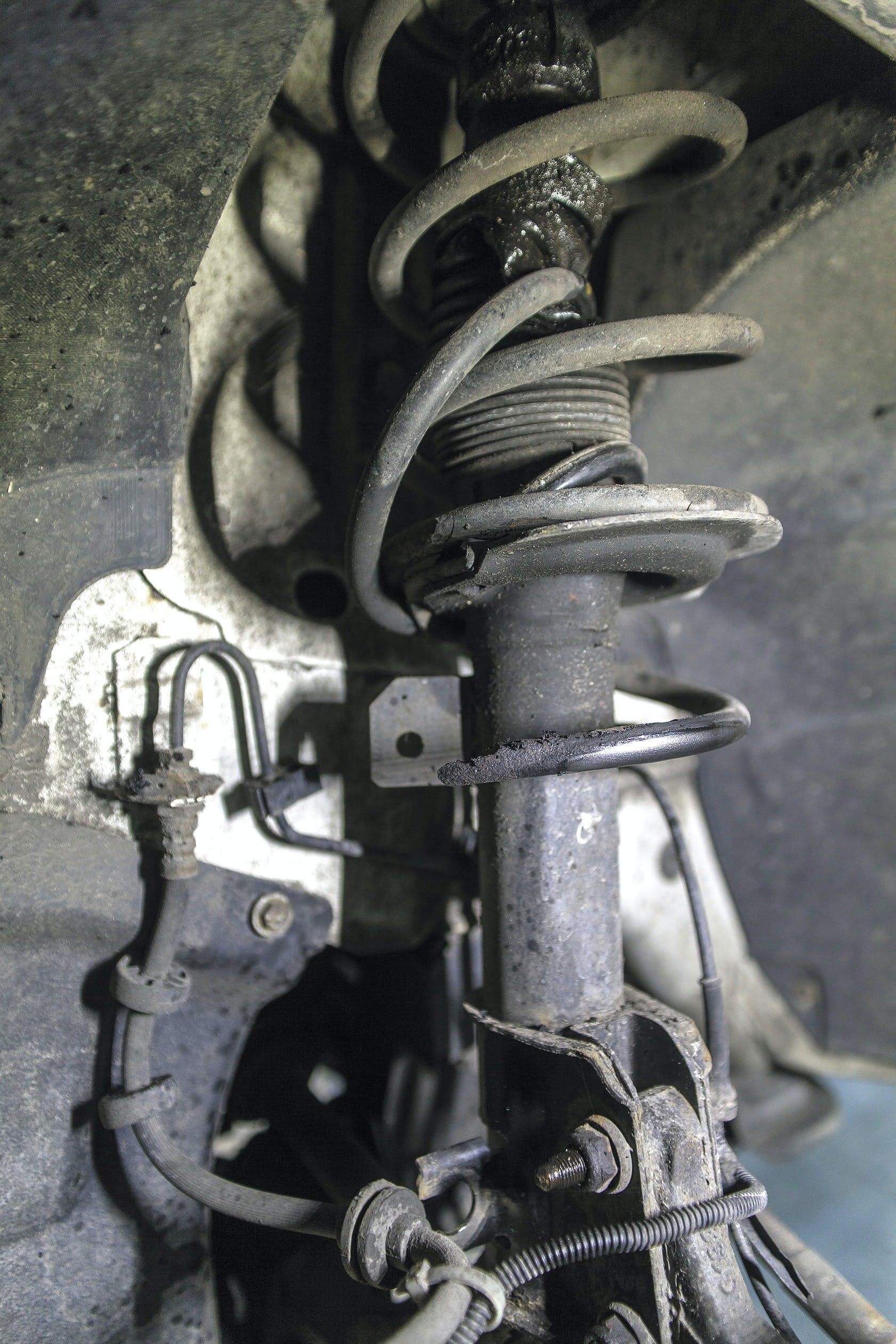 65b83418dd28ac001e2729a0 Suspensioninspectiontipsoncheckingavarietyofsuspensioncomponents