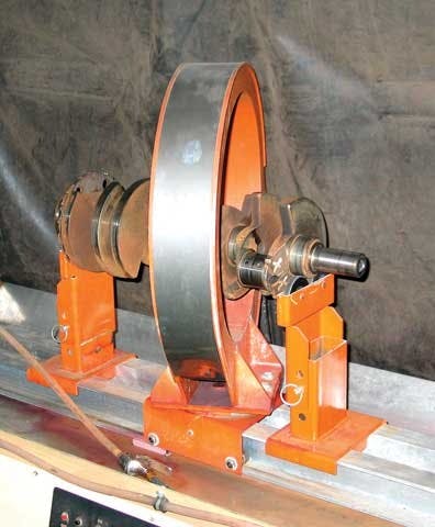 65b83477403408001f4371cc Inspectingcrankshafts