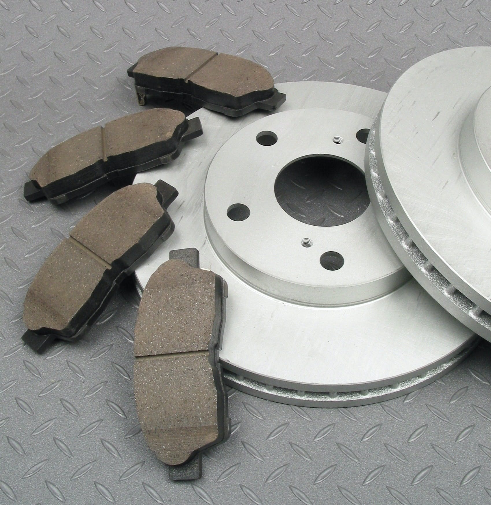 65b8363d403408001f4372c8 Currentbraketechnologyadiscussionofpadsrotorsandfluids