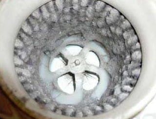 65b84de723e388001e82565c Keepthemovinpartsclean