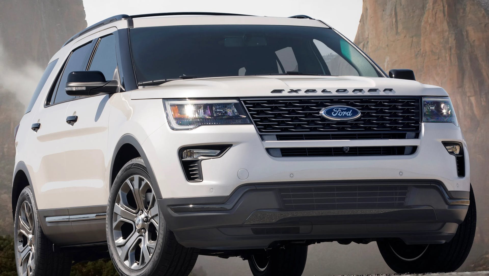 This is an operating characteristic of the Android Auto application after the SYNC 3.0 update and no repairs should be attempted.