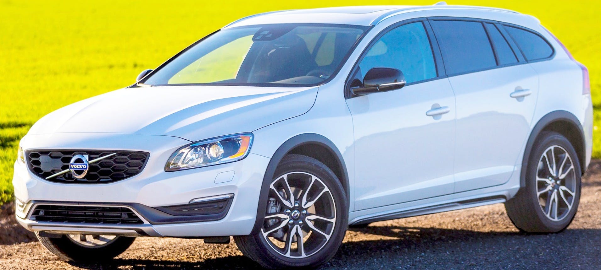 This bulletin applies to all Volvo passenger vehicles. In order to address any brake pedal pulsation/shudder issues while braking, Volvo says that you can now resurface the rotors using an on-car brake lathe only.