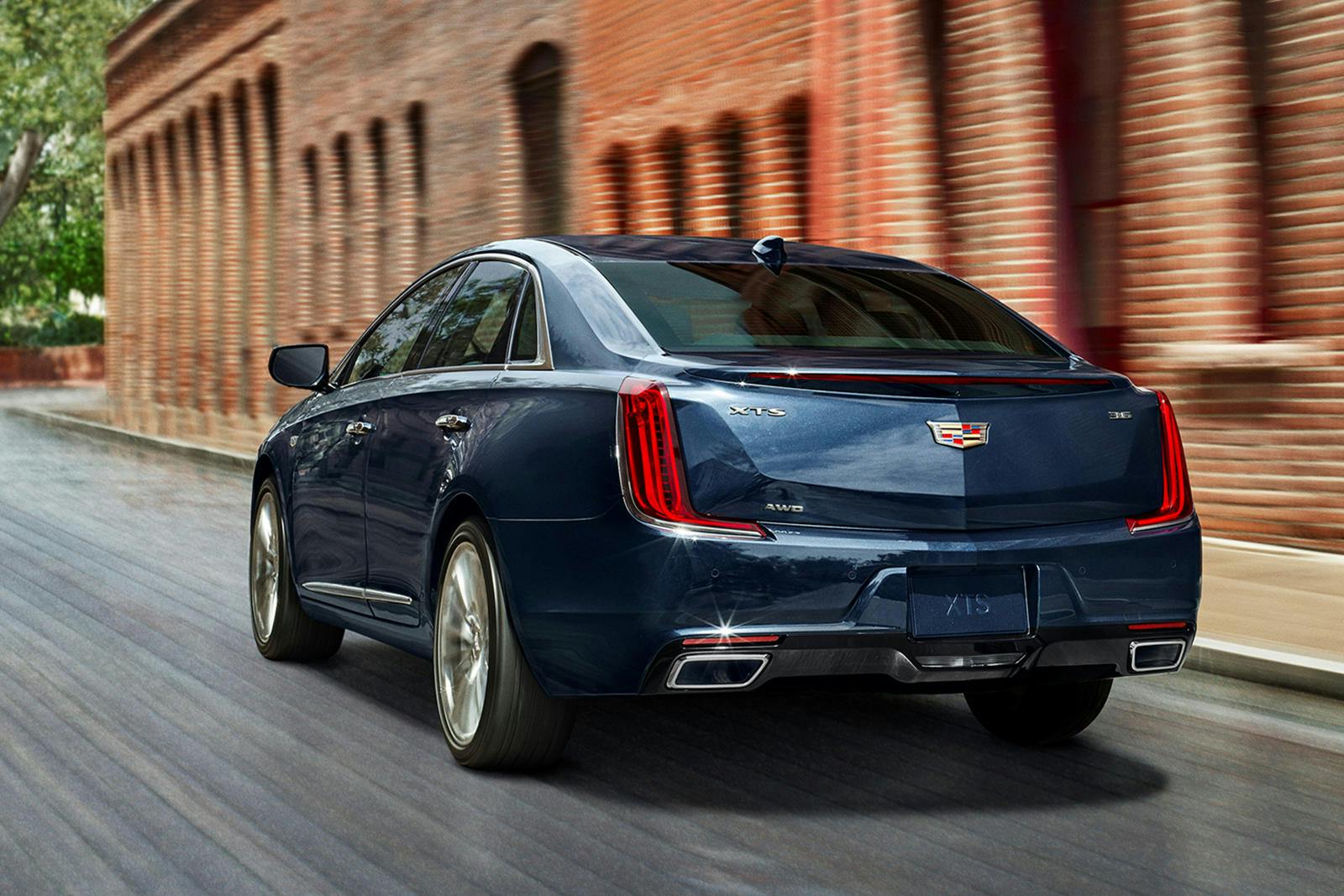 Remind customers that cycling the ignition or starting the vehicle will bring the trim height back to normal levels.