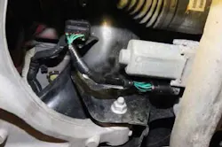 Example of the ELSD jumper harness in place. Example of the ELSD jumper harness in place.