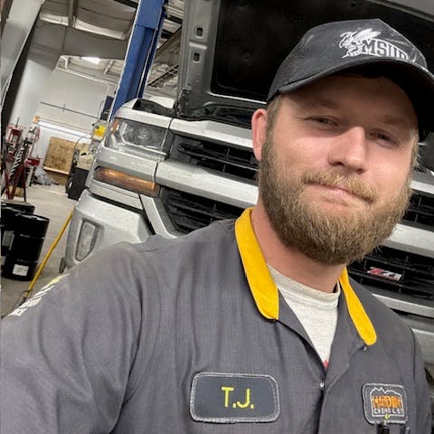 675201b73f06150096b2b231 Green Taylor Photo