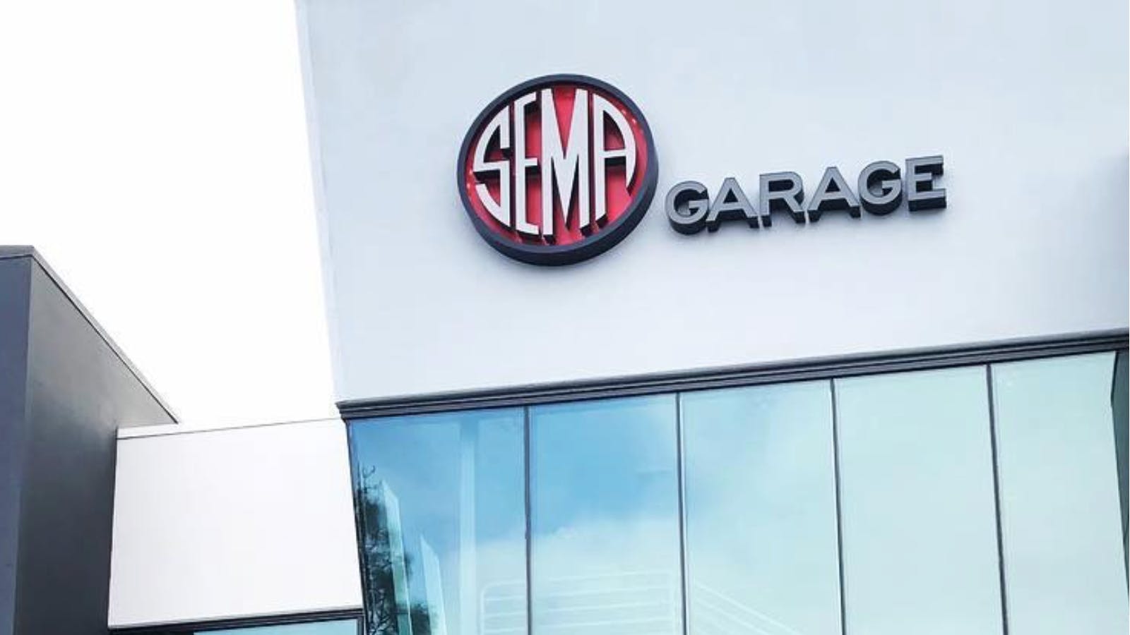 682e7b18ae0bb9c1bb43a974 Sema Garage