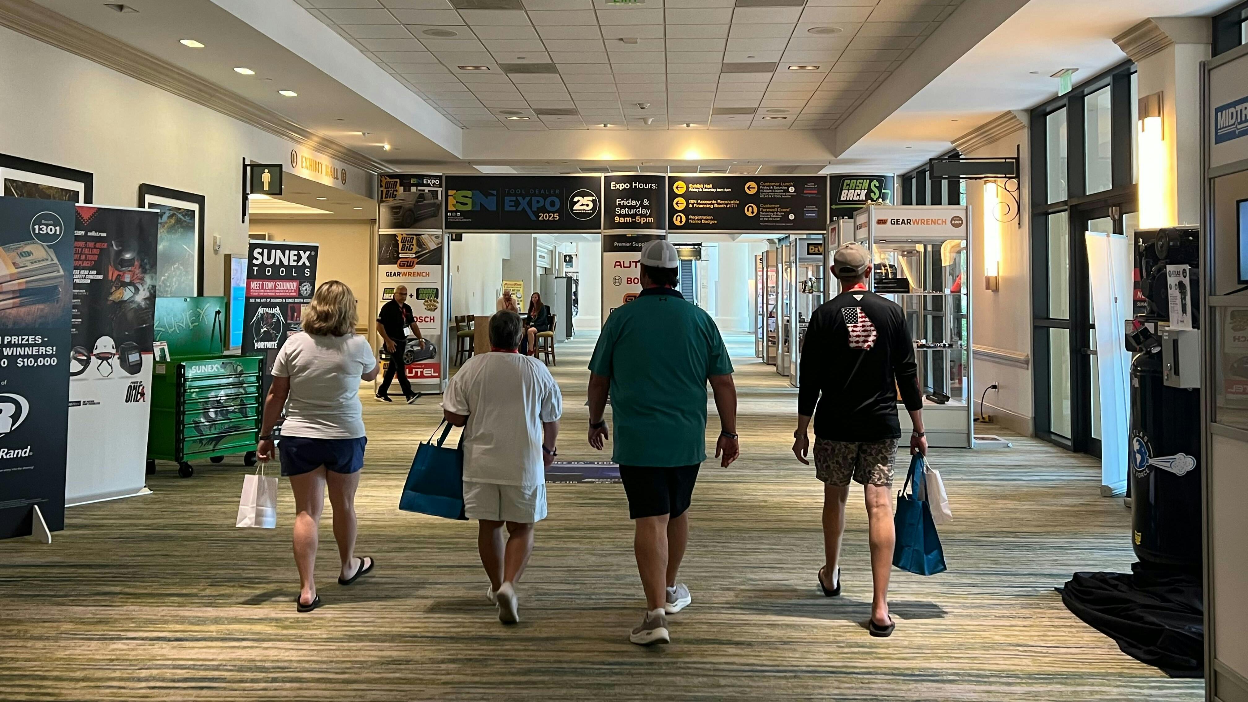 Attendees making their way to Tool Dealer Expo showfloor.