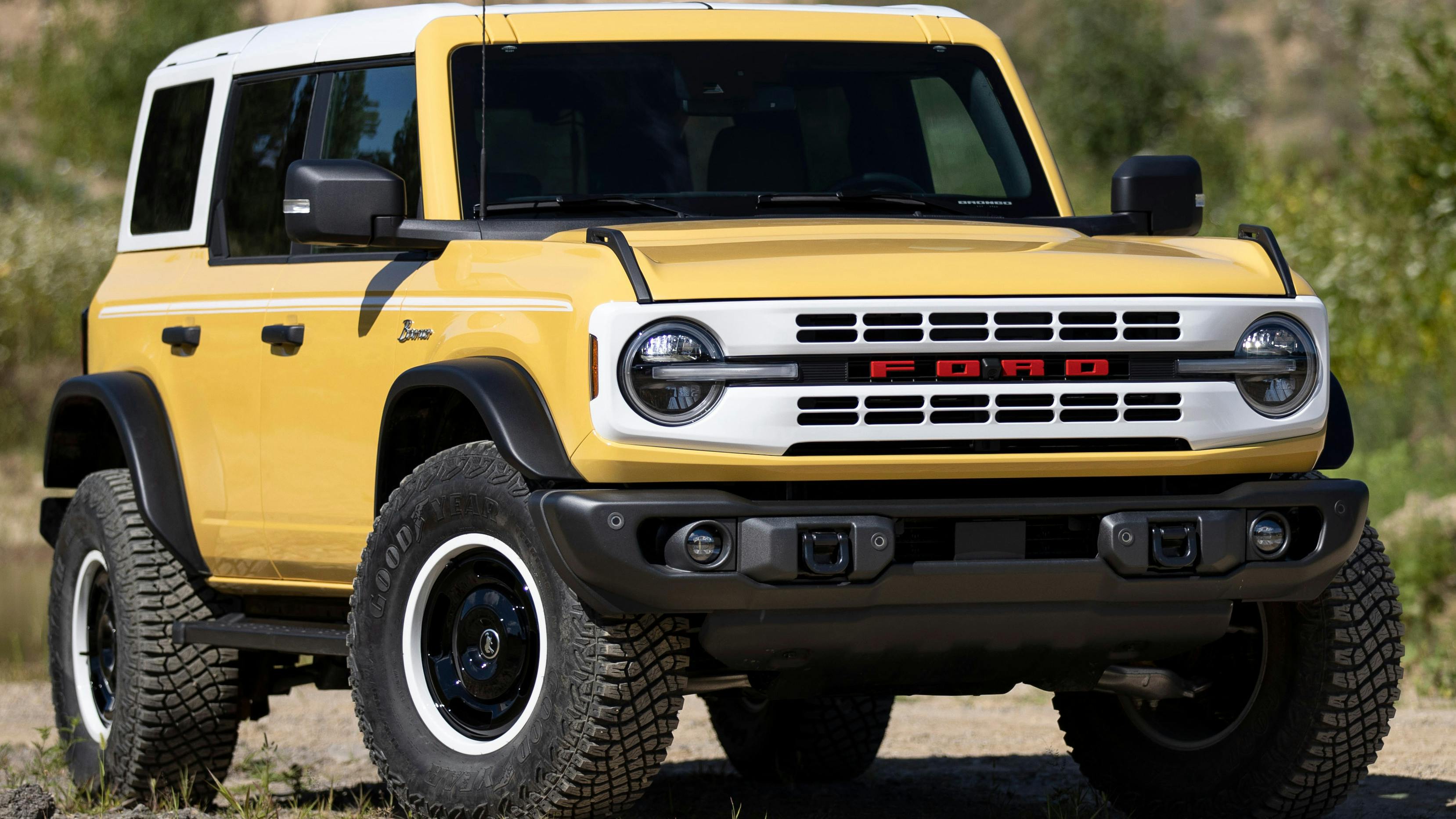 To correct the condition, follow the service manual procedure to address water intrusion and reprogram the CHCM using the latest software version of the FDRS scan tool.