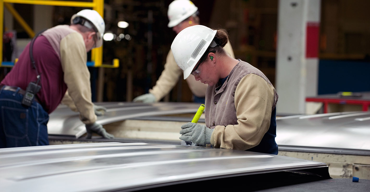 Getty163081245 Autoworkers 800 5e6ff4de1f0a3