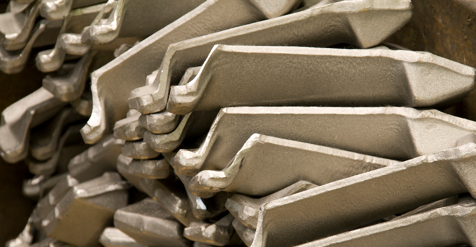 Titanium alloy blades