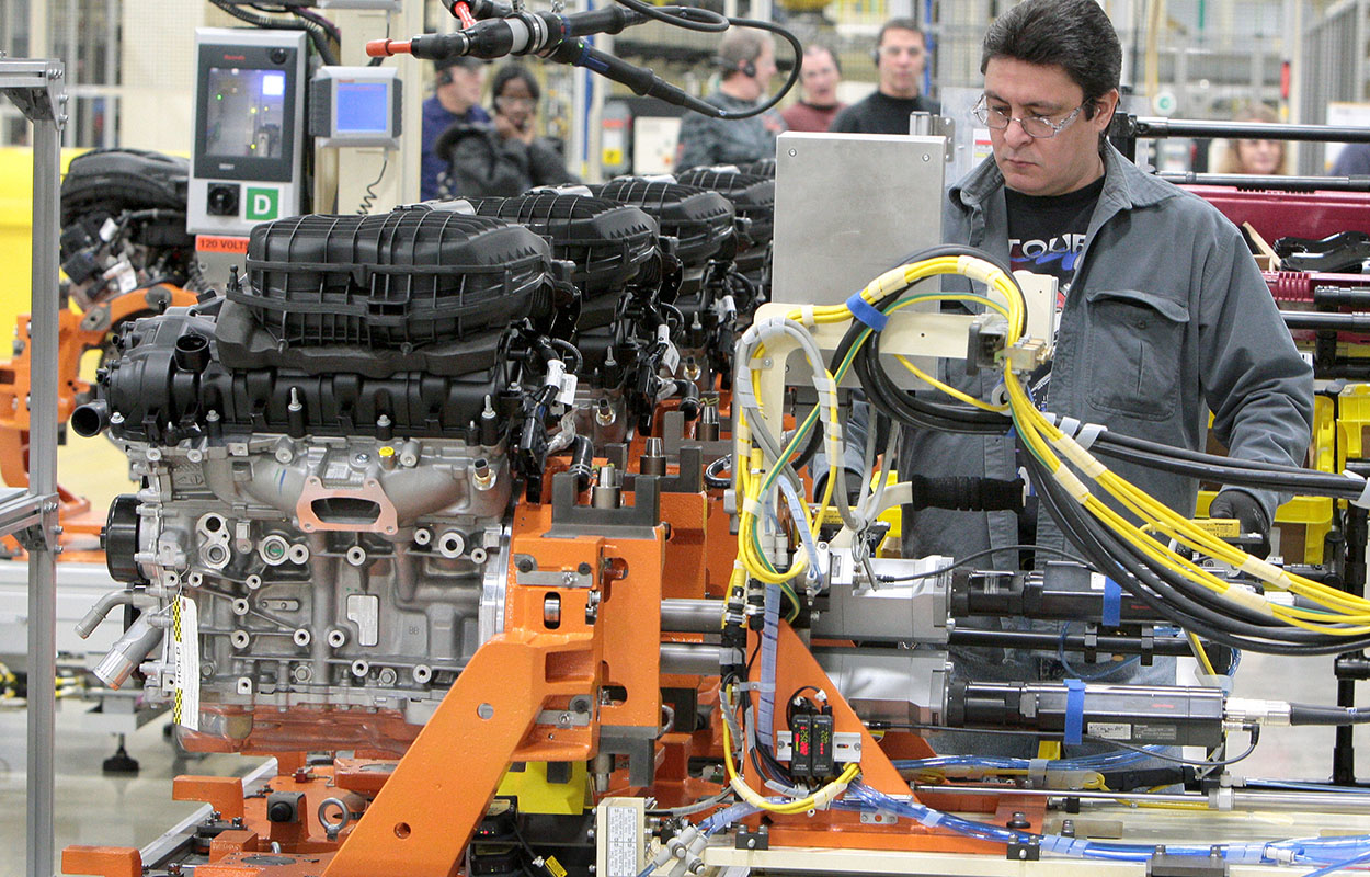 Stellantis Trenton, Mich. V-6 engine assembly line.