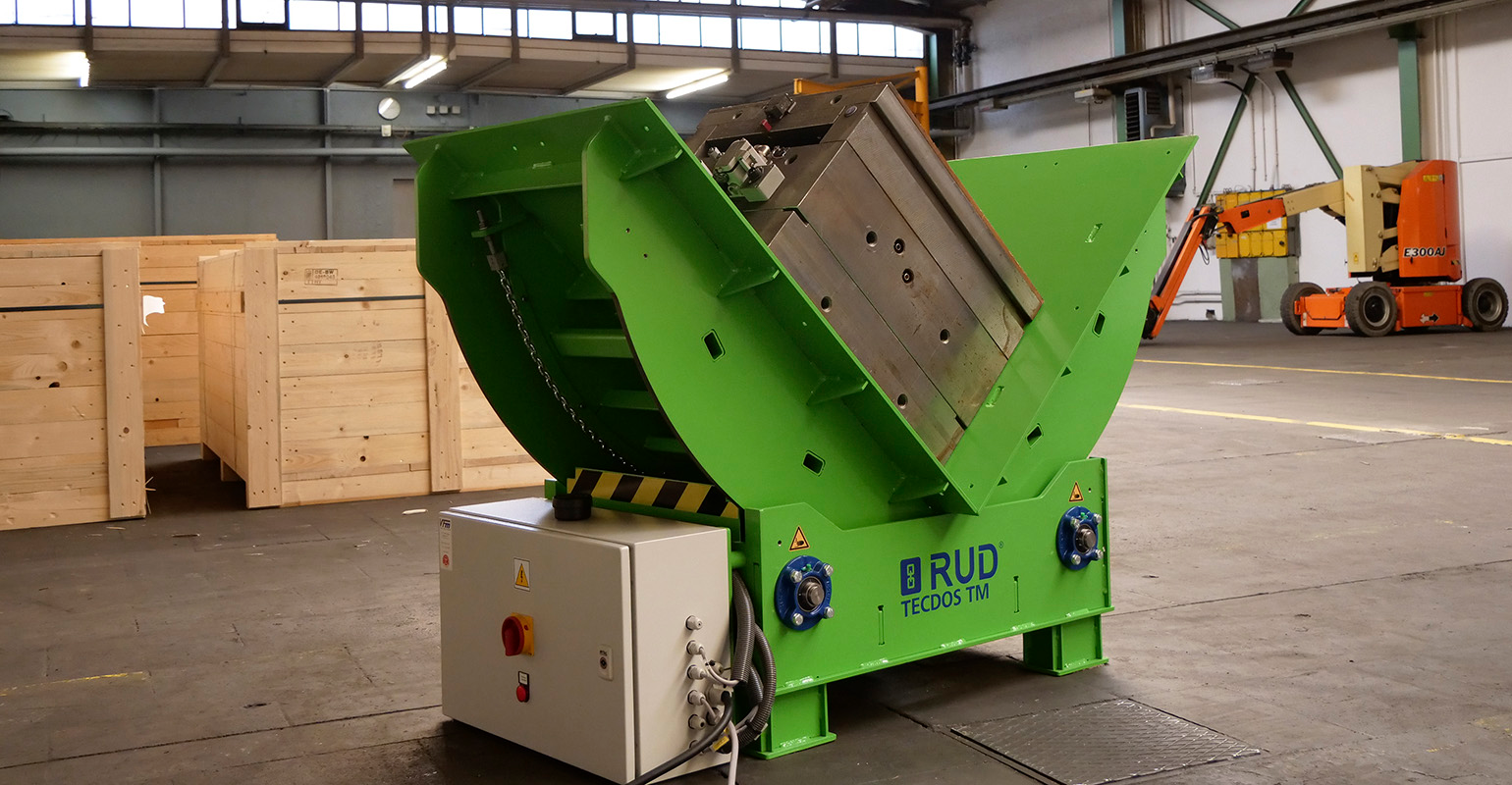 The RUD Tecdos TM 08/10-5 mold lifting/turning machine.
