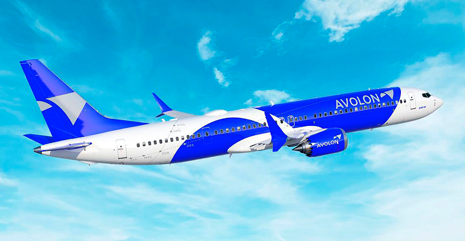 A Boeing 737 MAX in Avolon livery.
