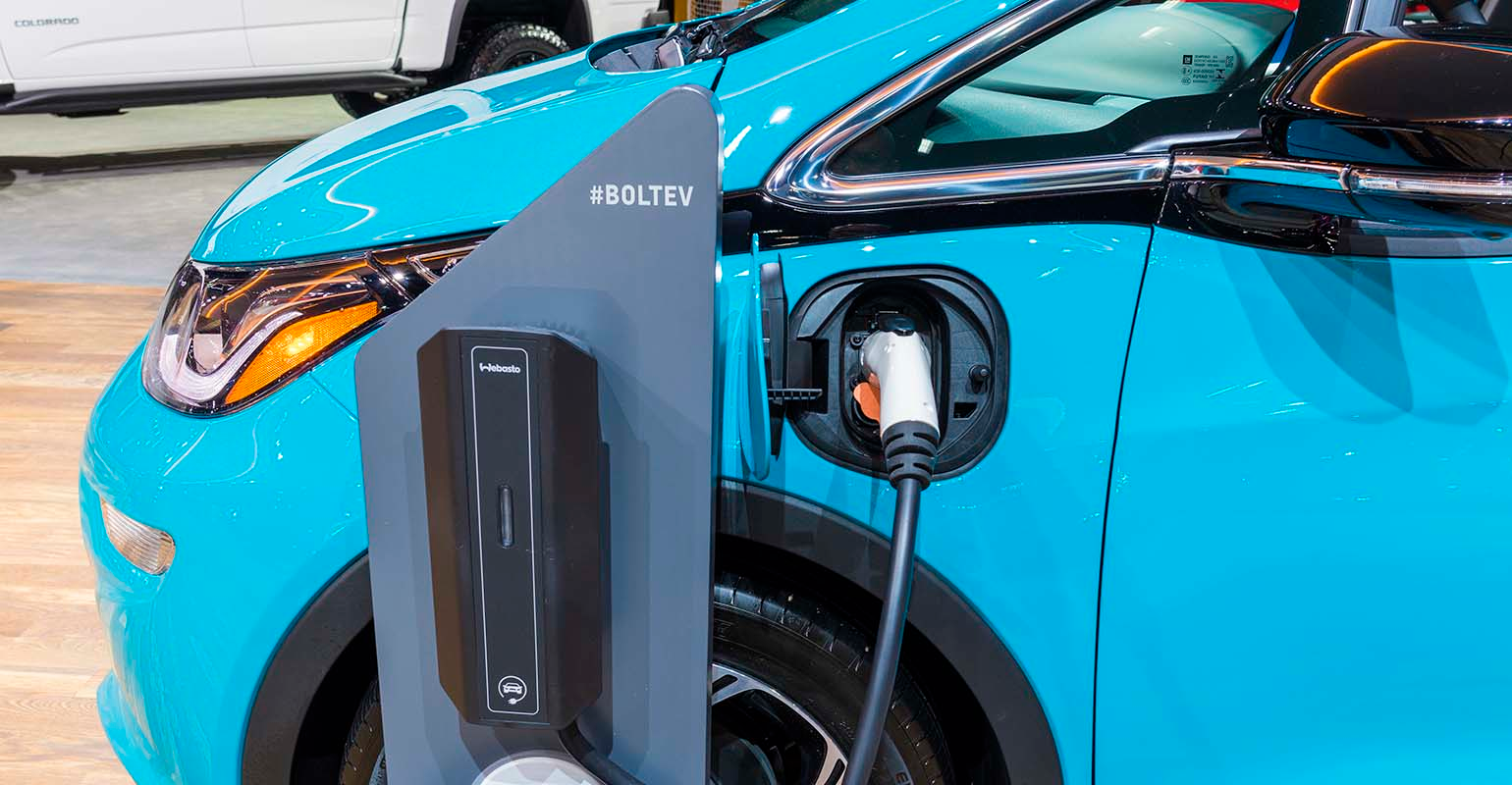 Charging a Chevrolet Bolt EV (display.)