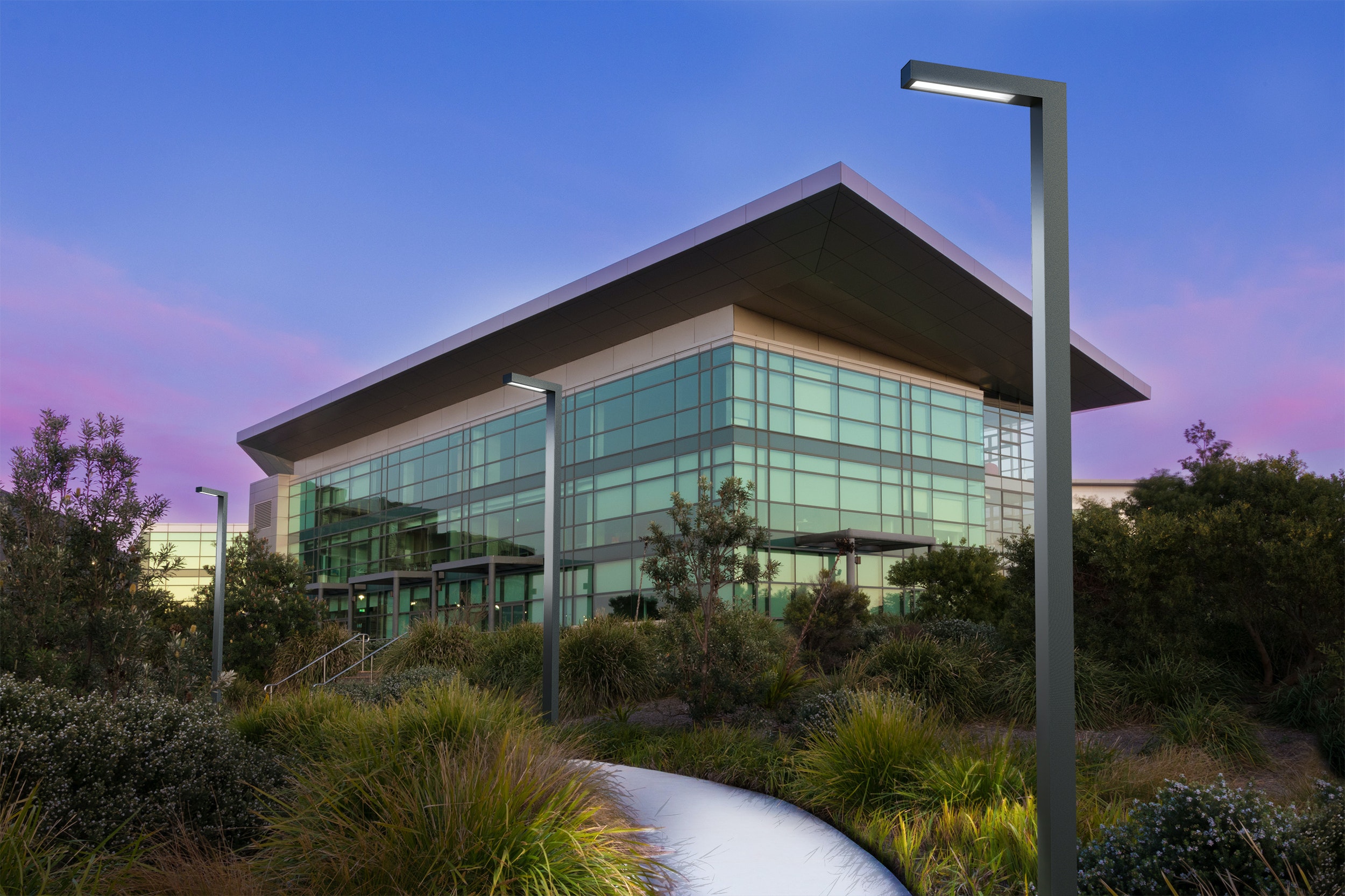 1656016526080 2111appia53mzb