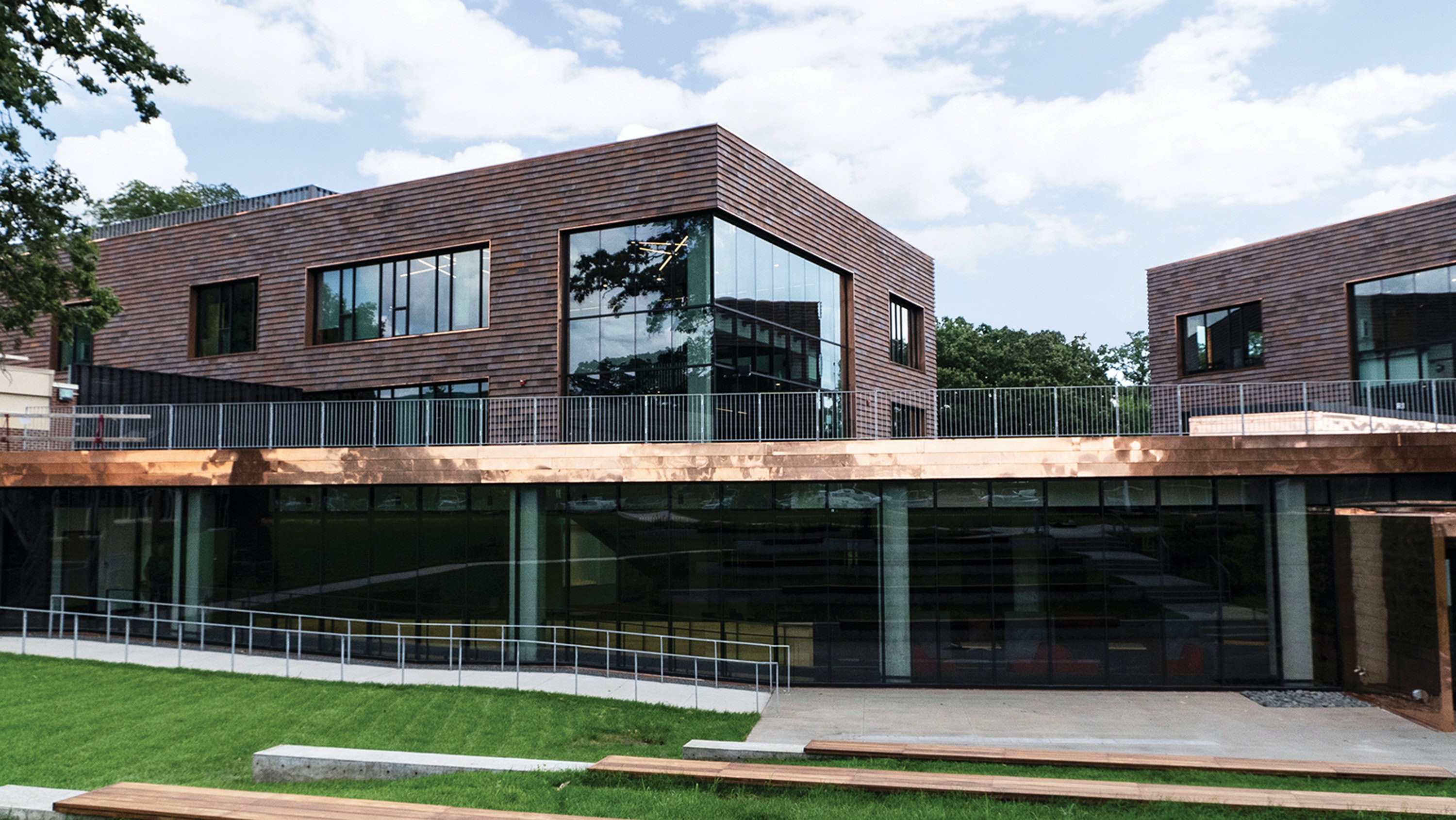 1656023373616 2011apfeajc074