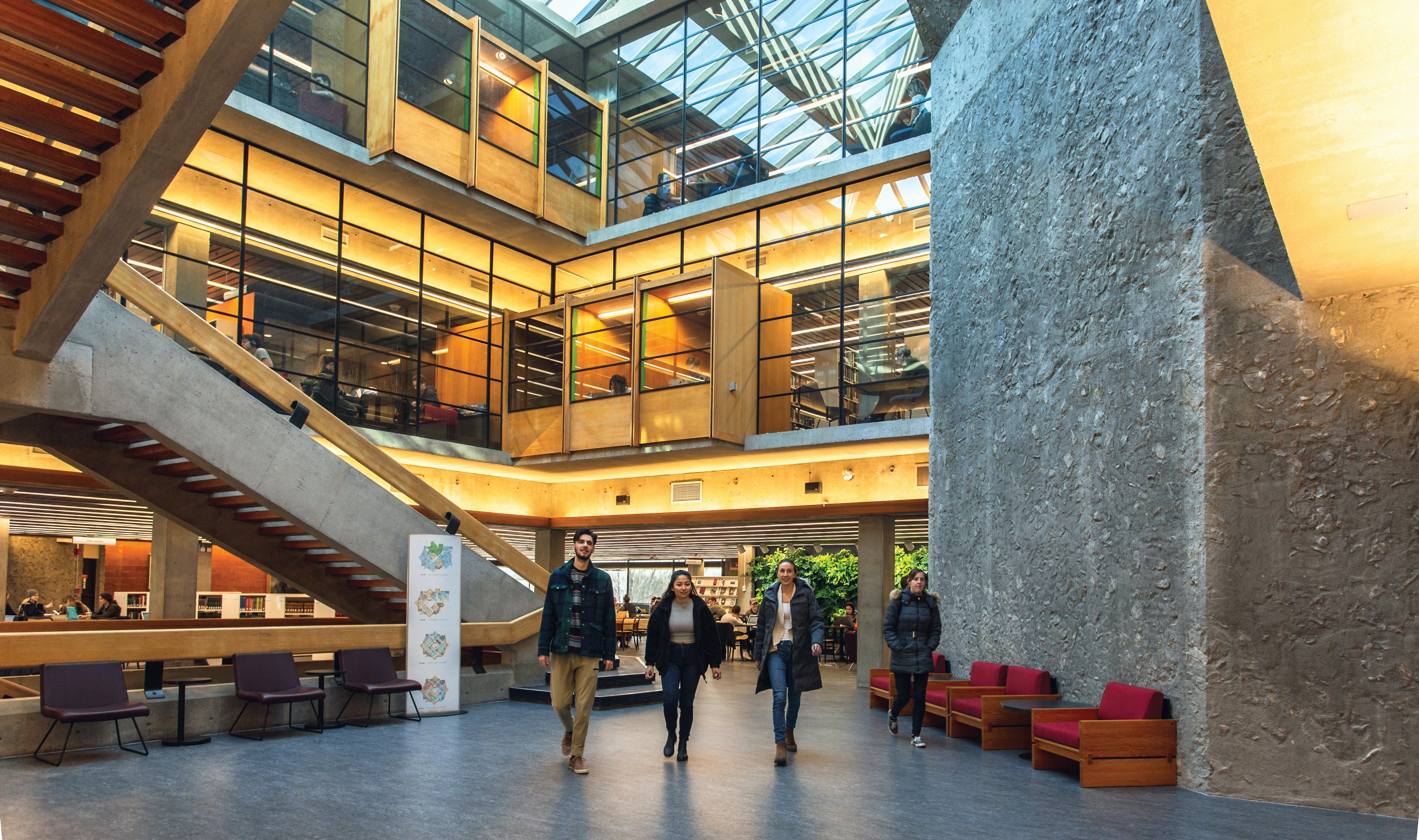 2003APTRLJC04-Trent_Bata_Atrium