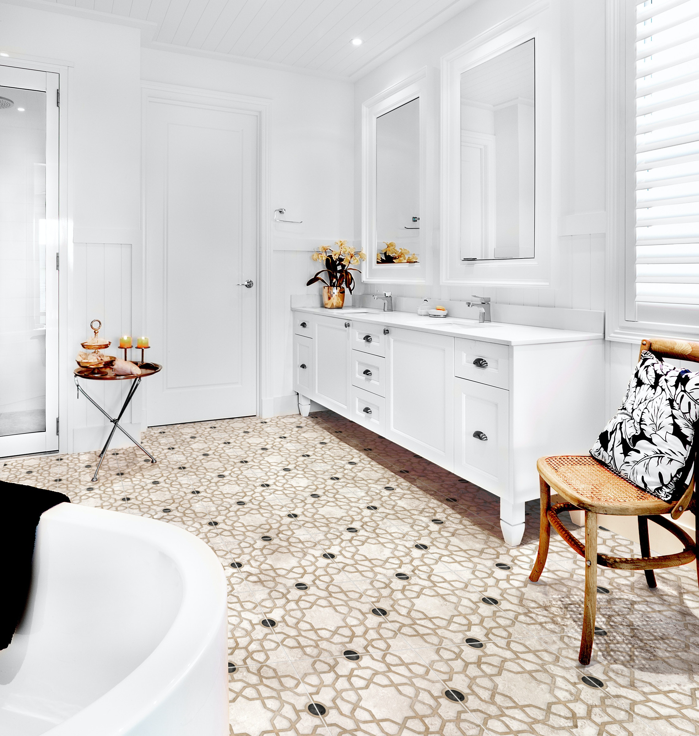 1656090229263 1901apnewmz09a