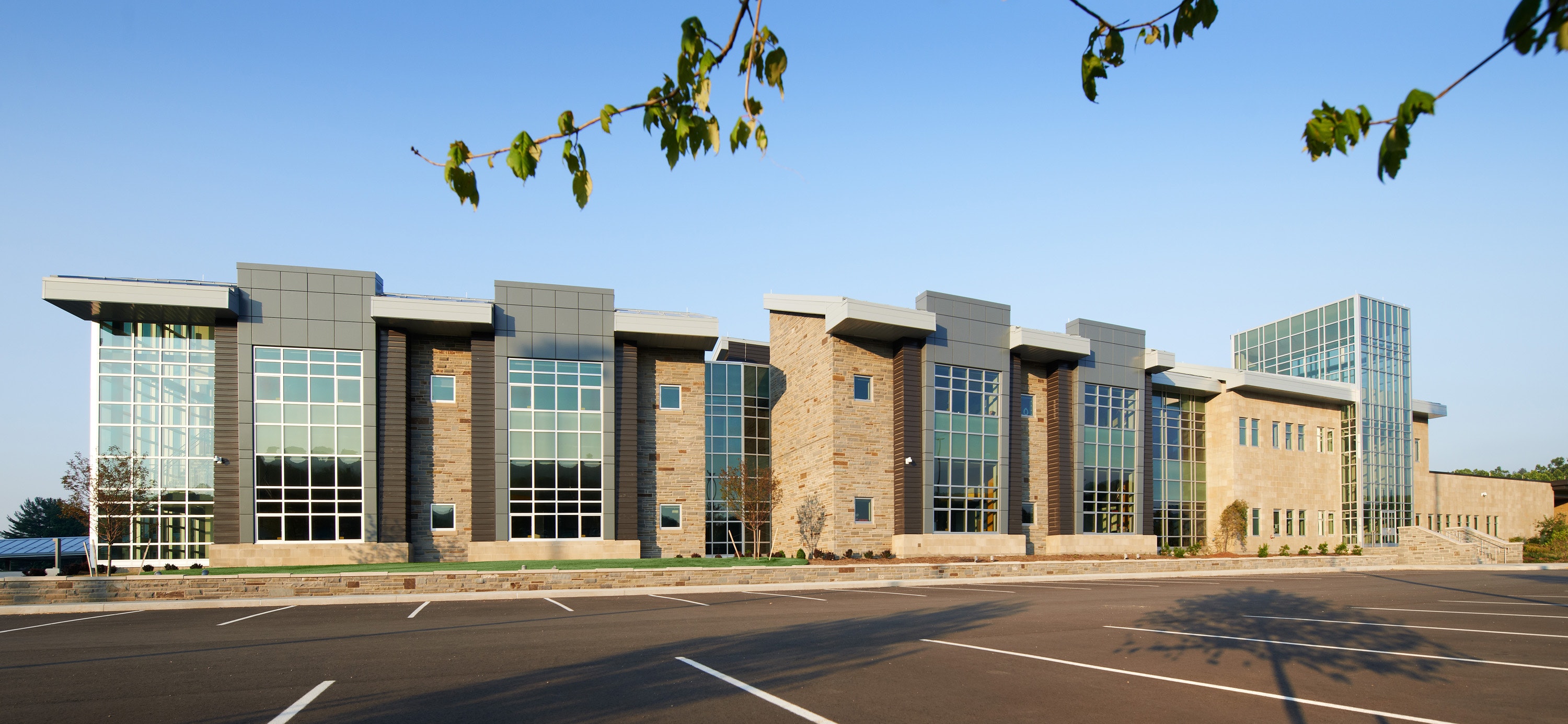 1656090502805 1811appia32 0