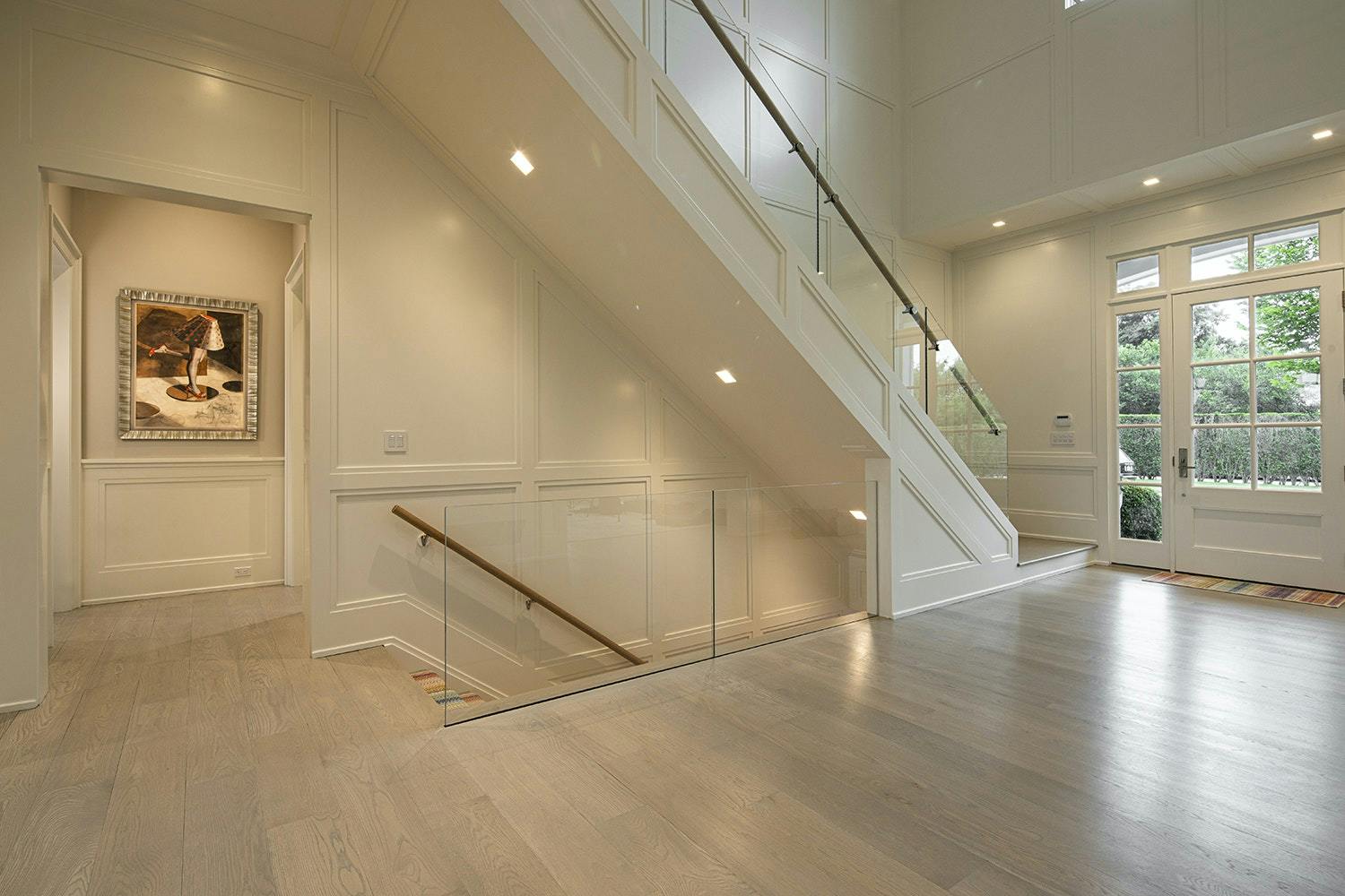 6683028e685412456299576e Hamptons Foyer Sloped Day 3000k