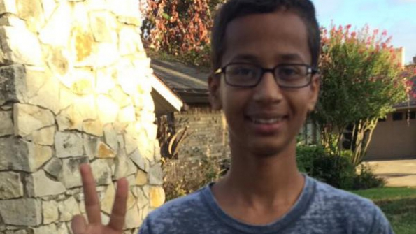 Ahmed Mohamed posted a photograph on Twitter and thanked people for their support