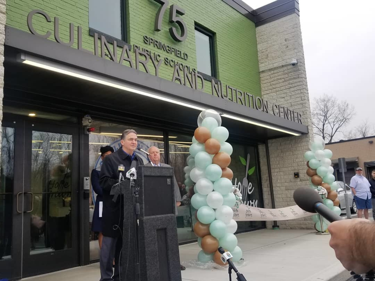 New Food Service Center Opens In Springfield Mass District American School University