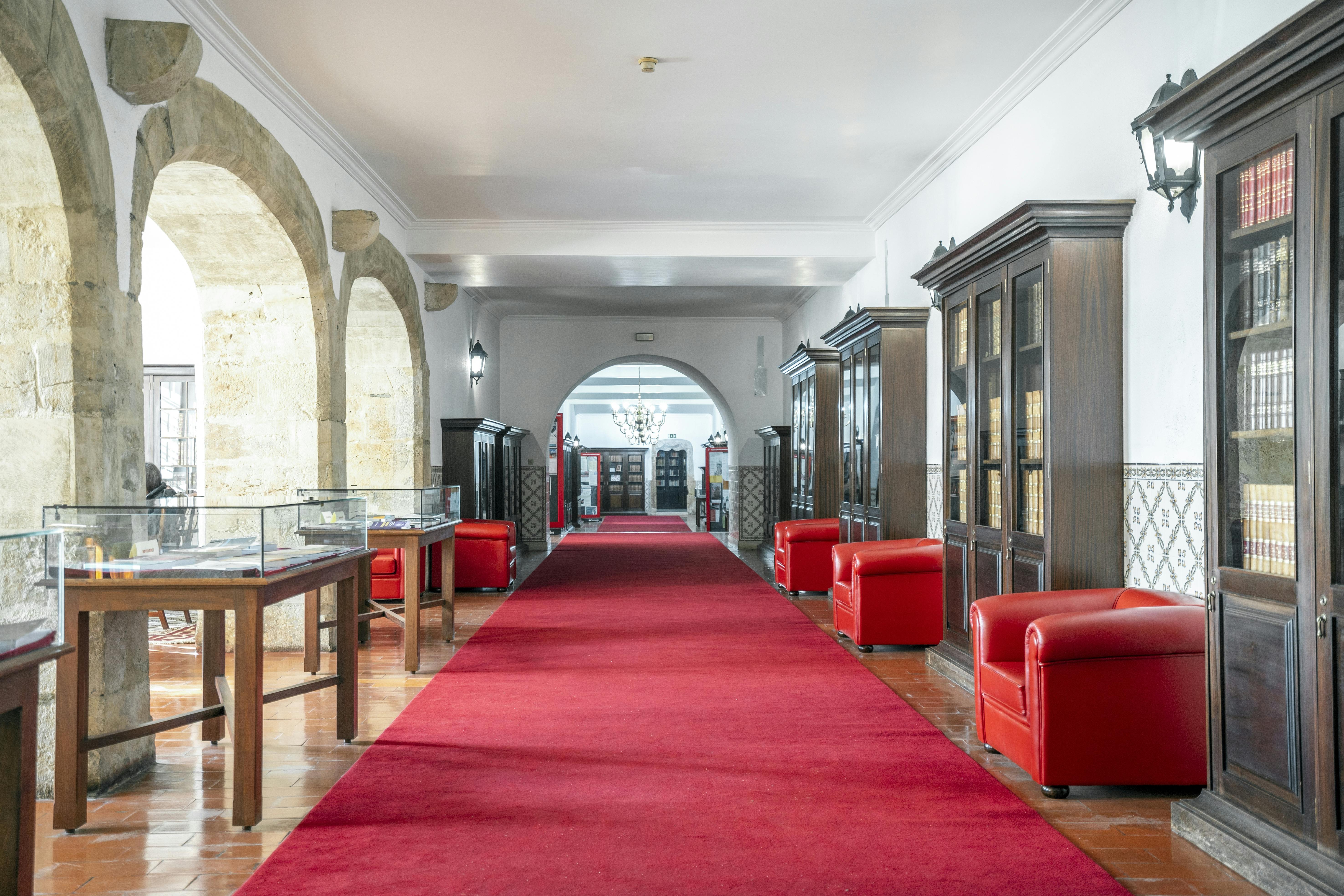 school corridor carpet