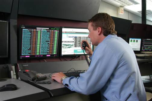 In case of an incident at the Honeywell Geismer Chemical Plant, an operator can see the process, live video from the scene and a