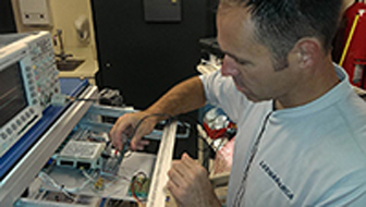 Aw 27035 R Emery 200px