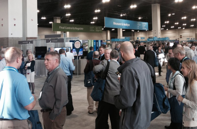 Aw 88644 Emerson Showfloor Keren