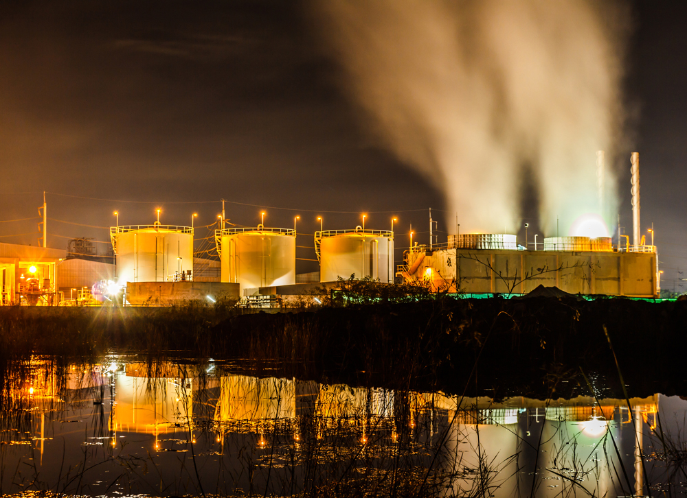 Aw 195032 Gettyimages Oiltanks