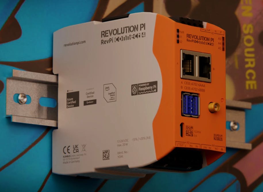 The RevPi Connect 4.