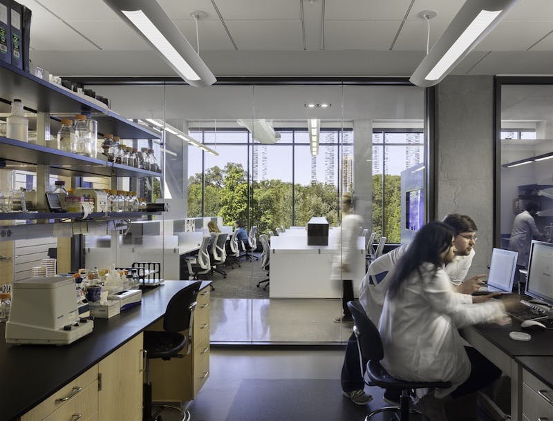 66fb0edcf503dd2b03764de3 20110311 01 N14820copy