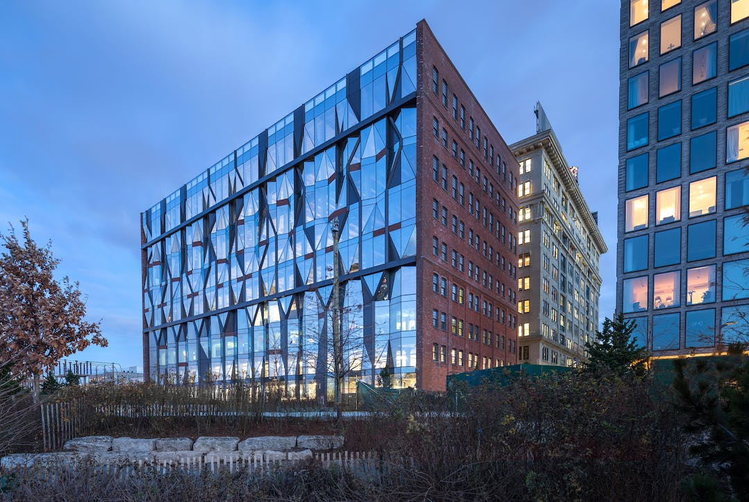 10 Jay Street&rsquo;s Unitized &lsquo;sugar Crystal&rsquo; Fa&ccedil;ade Was Engineered To Withstand The Water And Wind From New York&rsquo;s East River