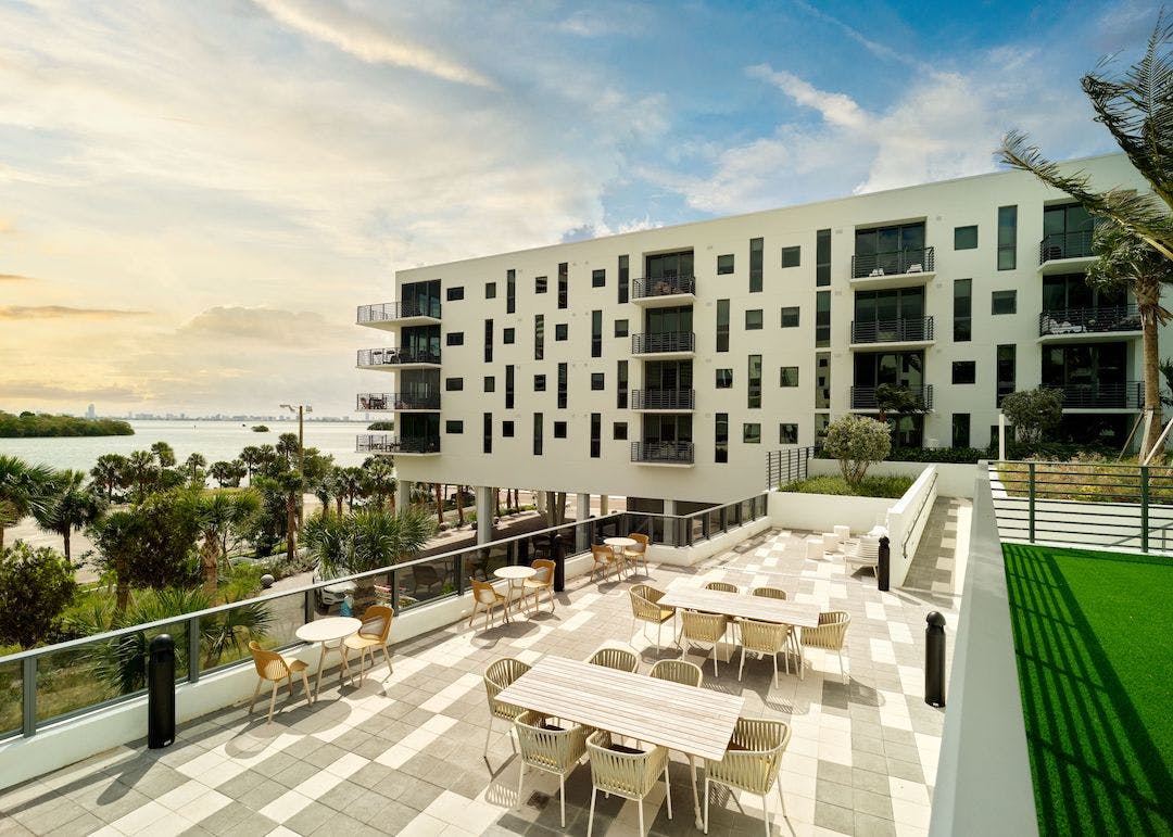 66fb1306783cc91e0ad7fc30 Adela20deck