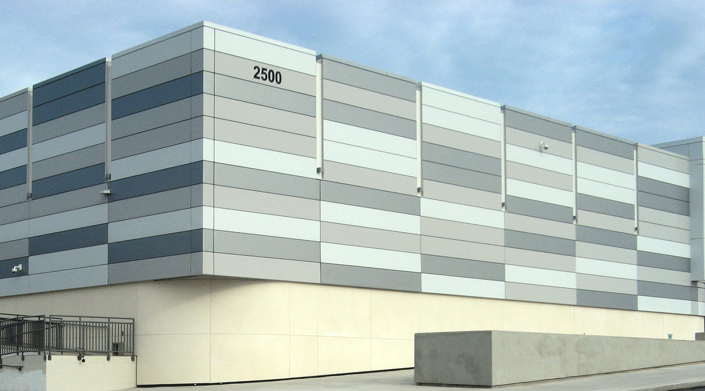 66fb174746a0237bb113cbf0 Deckercenter1 31289312730 Otiff1440x800 0