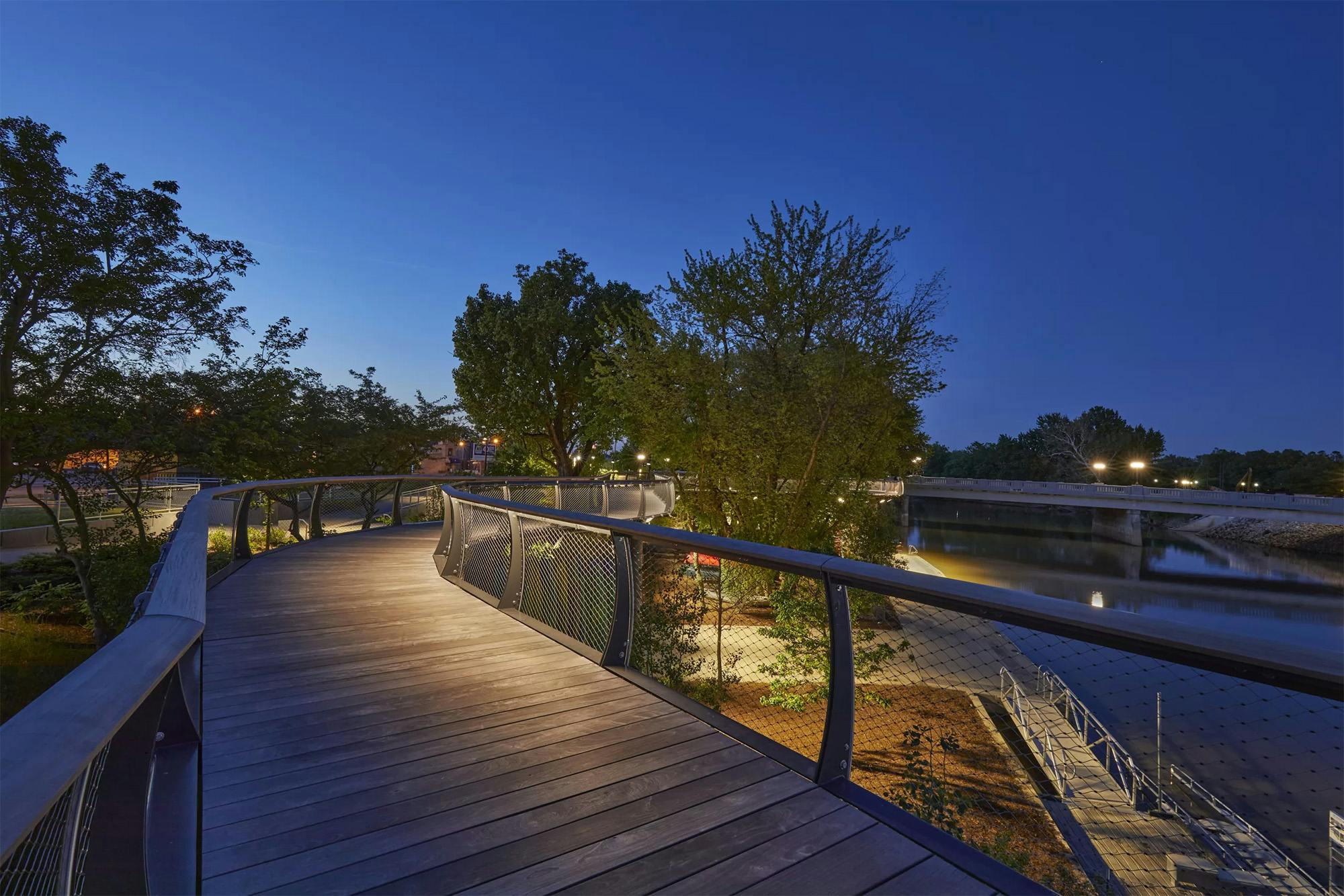 66fb17851bbf3c3abd542a48 13canopytrailnightshotscaled