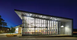 The only freestanding dining facility on the main University of Houston campus, the 25,000-sf Cougar Woods Dining Hall is a glas The only freestanding dining facility on the main University of Houston campus, the 25,000-sf Cougar Woods Dining Hall is a glas