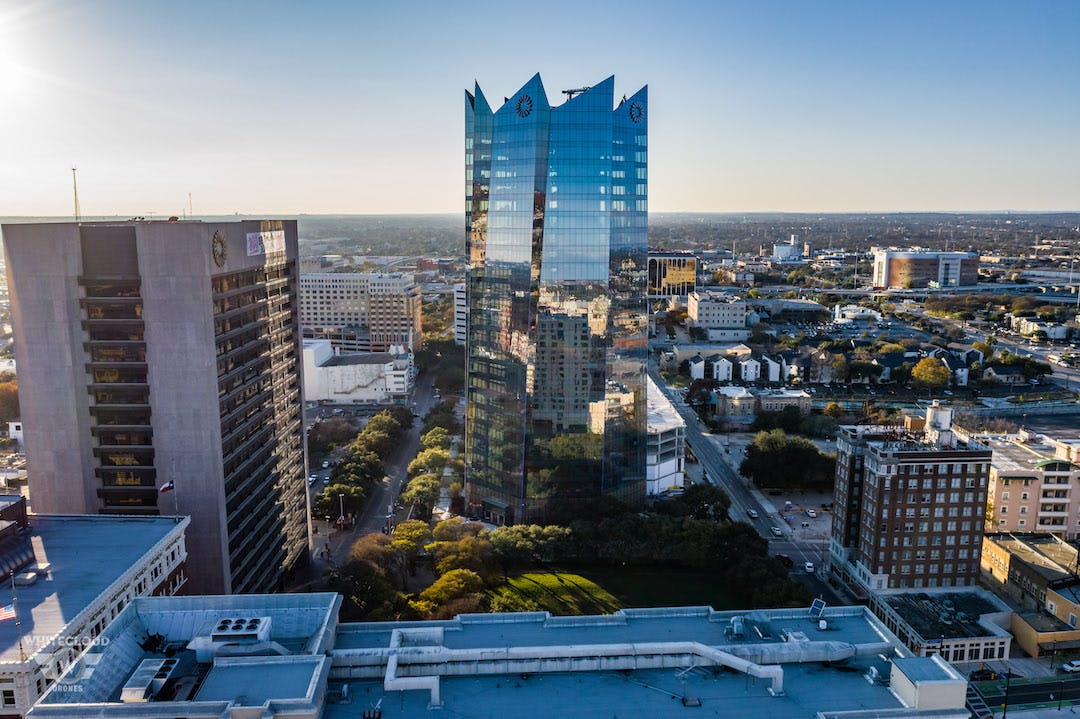 Frost Tower in San Antonio, Top 95 University Construction Firms, 2019 Giants 300 Report, Photo courtesy of Weston Urban, KDC, White Cloud Drones, Clark Group