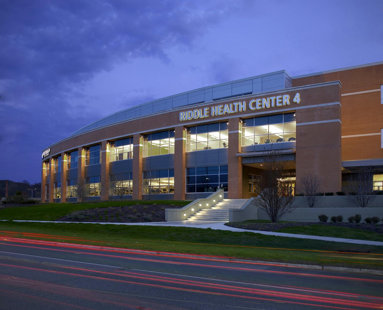 The $40 million, 80,000 sf medical office building includes more than 7,000 sf of architectural flat insulated metal wall panel