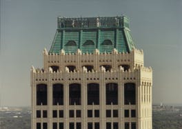 Tulsas 36-story Mid-Continent Tower has been recognized with the prestigious 25 Year Award from the Eastern Oklahoma Chapter of