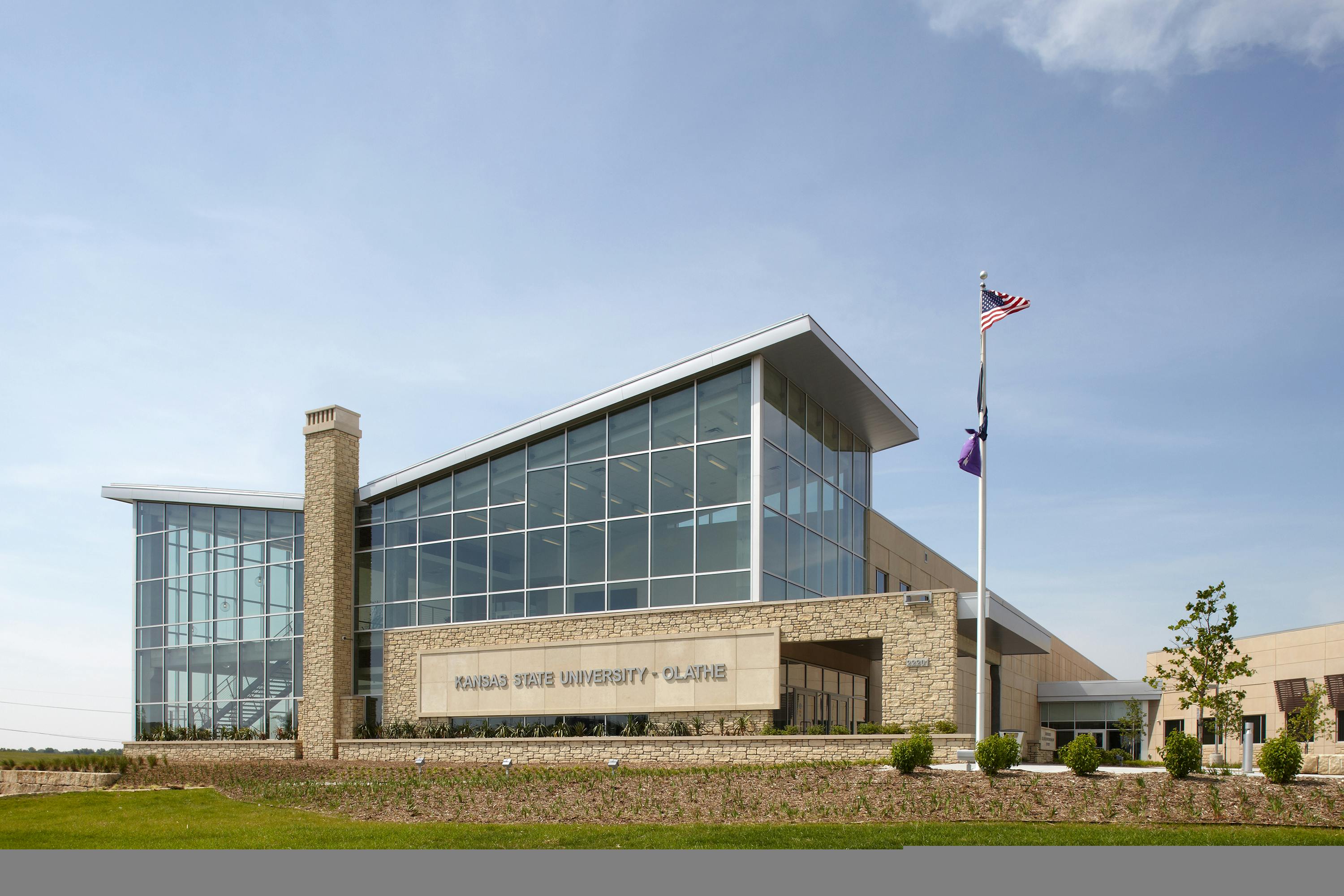 The International Animal Health and Food Safety Institute at the K-State Olathe Innovation Campus recently received LEED Silver