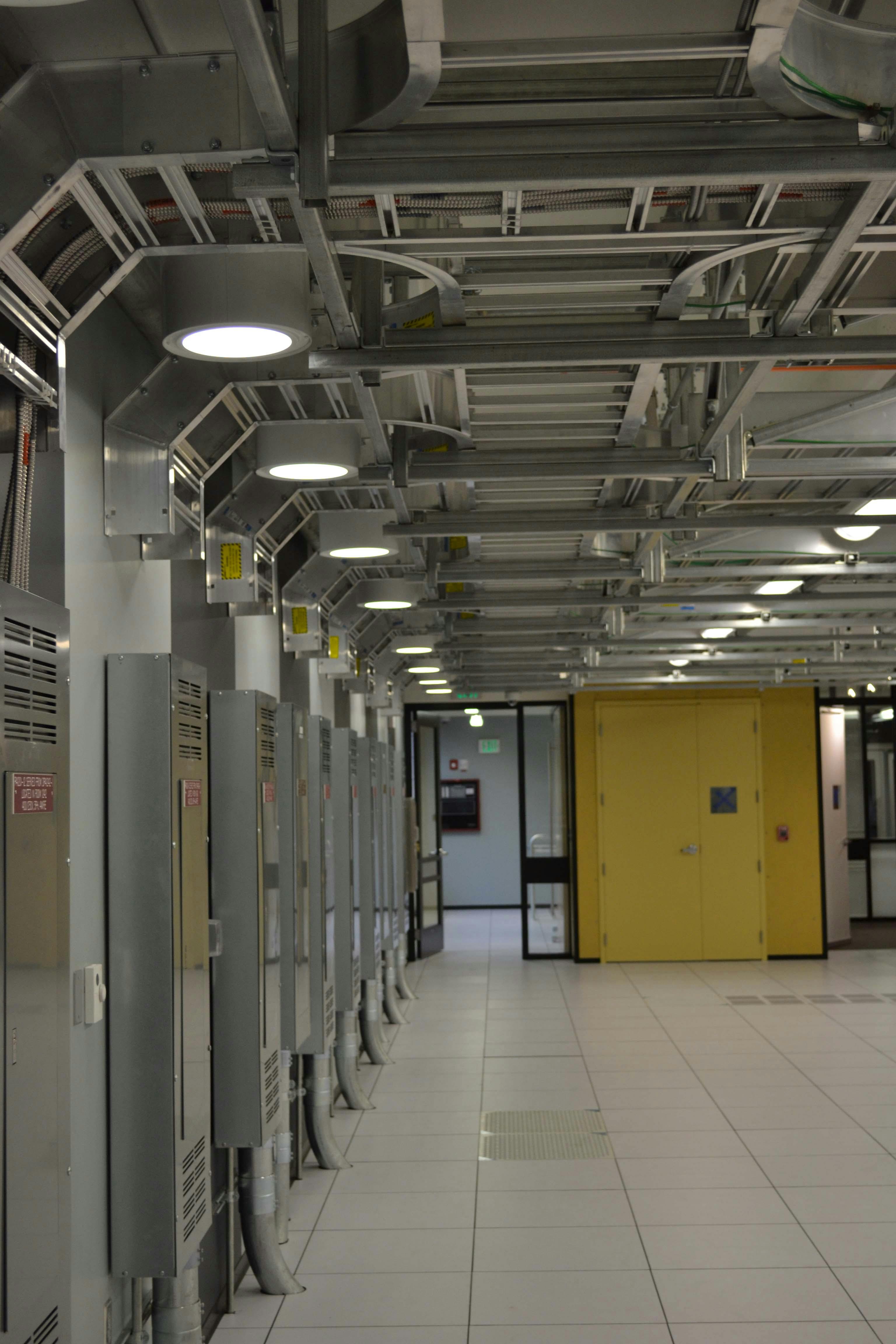By utilizing the 415/240 V AC power distribution system, which is standard in most European and Asian countries, ID was able to