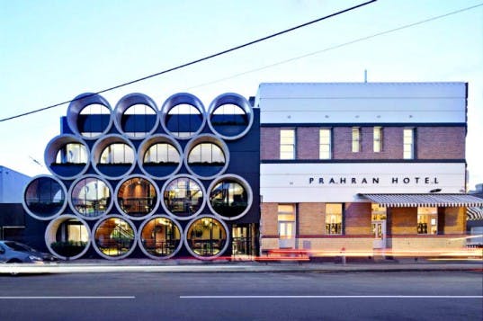 66fb1be7691396c46e4ba920 Prahranhotel1