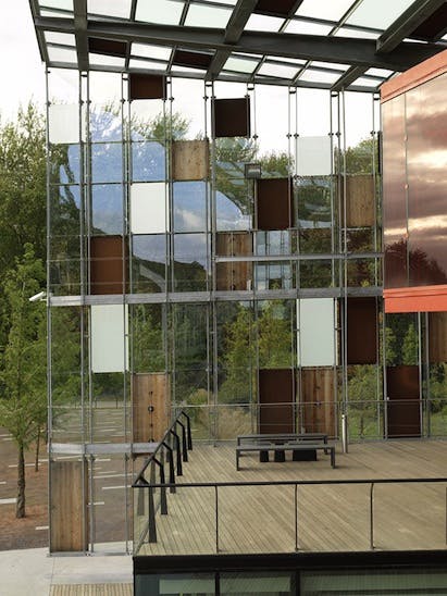 The panels of La Mtaphone were selected for their acoustical as well as structural and aesthetic features. All images: Herault