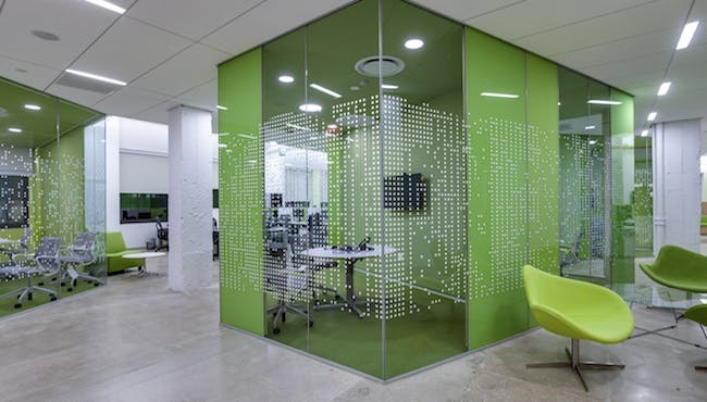 A large variety of loosely structured spaces contrast with small, private meeting rooms dubbed phone booths. All photos: court