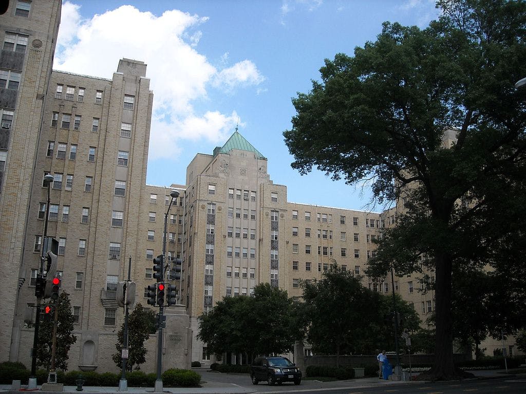 The Kennedy-Warren Apartment Building in Washington, D.C. Photo: Wikimedia Commons