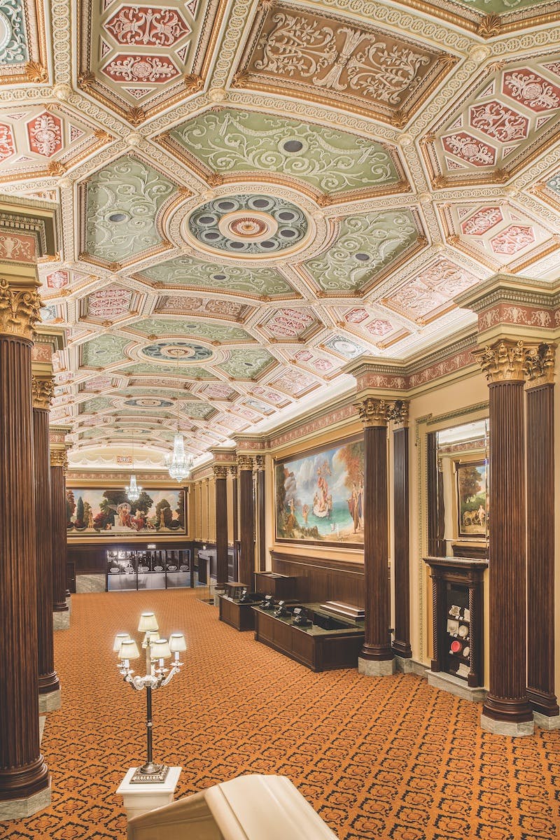 66fb2027369555451a4224b7 300dpi Ohio20theatre20lobby 1120copy