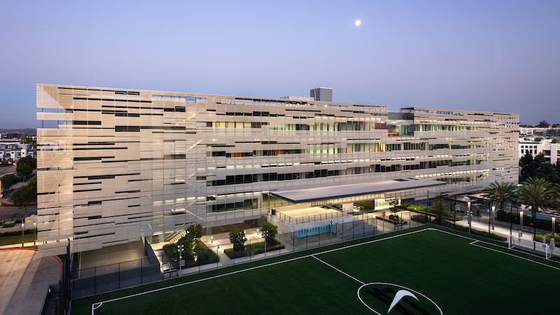 66fb2245b3988703bf0ff40d Large9