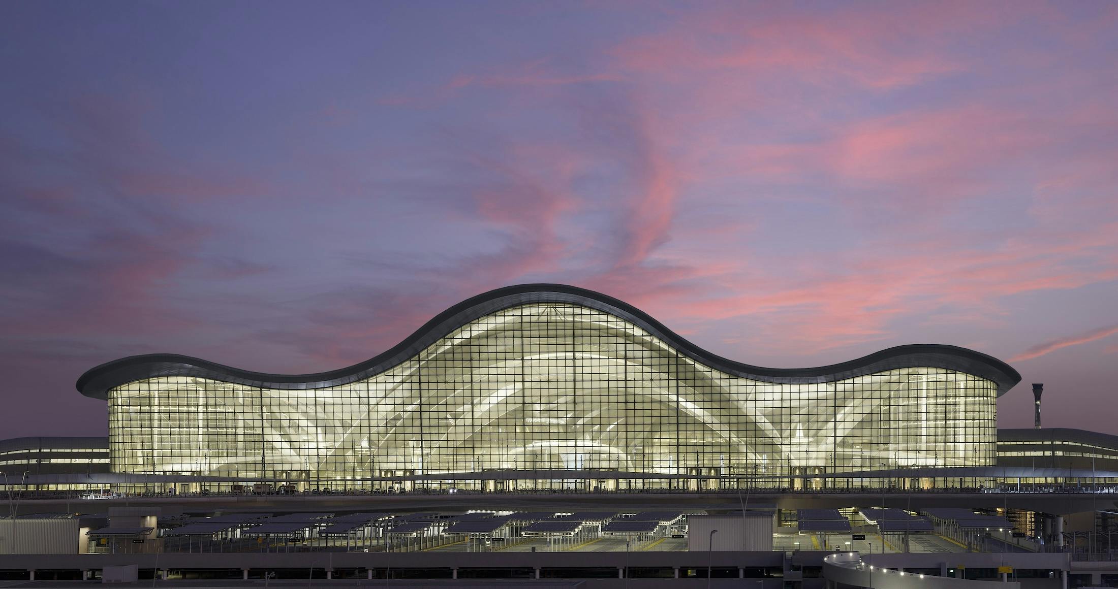 The front fa&ccedil;ade departures hall at Zayed International Airport, Terminal A. Photo: Victor Romero, courtesy Kohn Pedersen Fox (KPF)